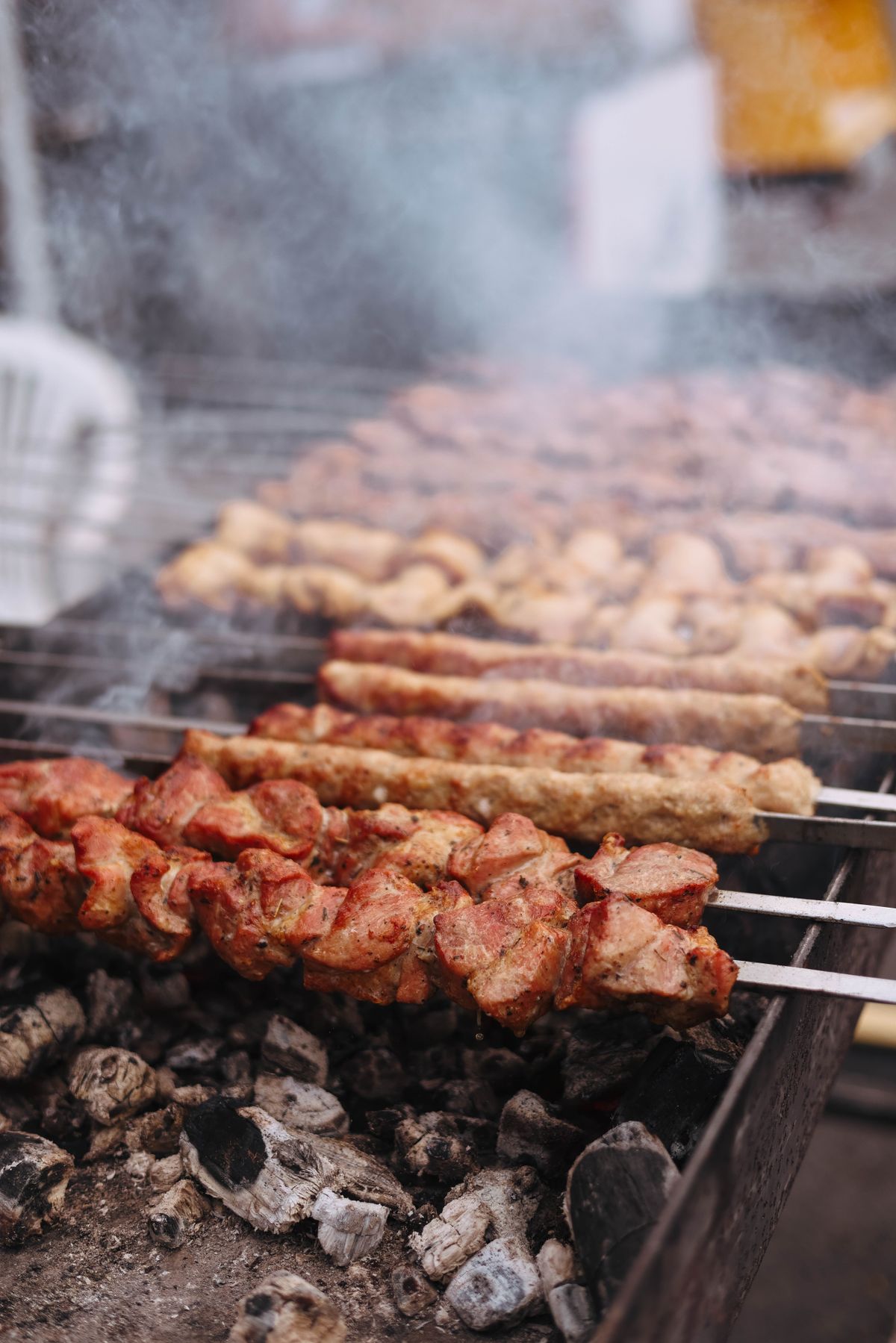 باربیکیو در تراس و بالکن آپارتمان؛ راهنما و نکات